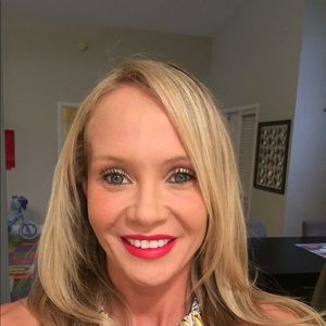 Meet your Posher, Veneta